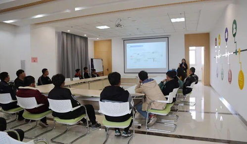 朋友式教學(xué)，親人般關(guān)懷——和林格爾新區(qū)軟件與信息服務(wù)專業(yè)認(rèn)知實習(xí)側(cè)記